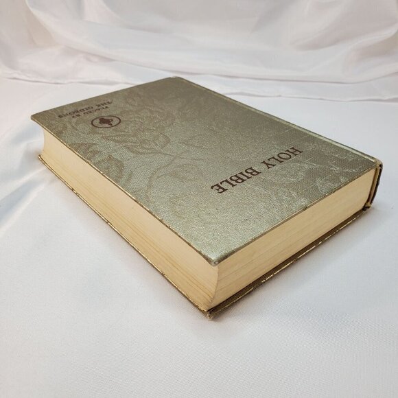 Vintage Holy Bible Placed By The Gideons International 1973 Edition - Picture 5 of 11